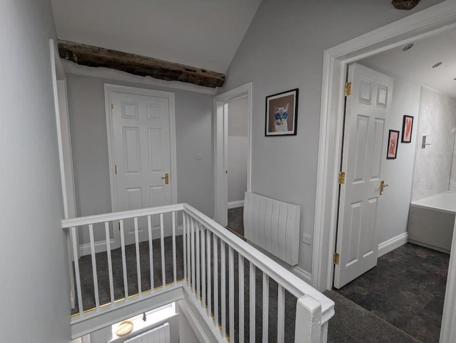 Husbands Bosworth 31 High Street - Modern & Stylish 2-Bed Apartment - Inc Parking מראה חיצוני תמונה