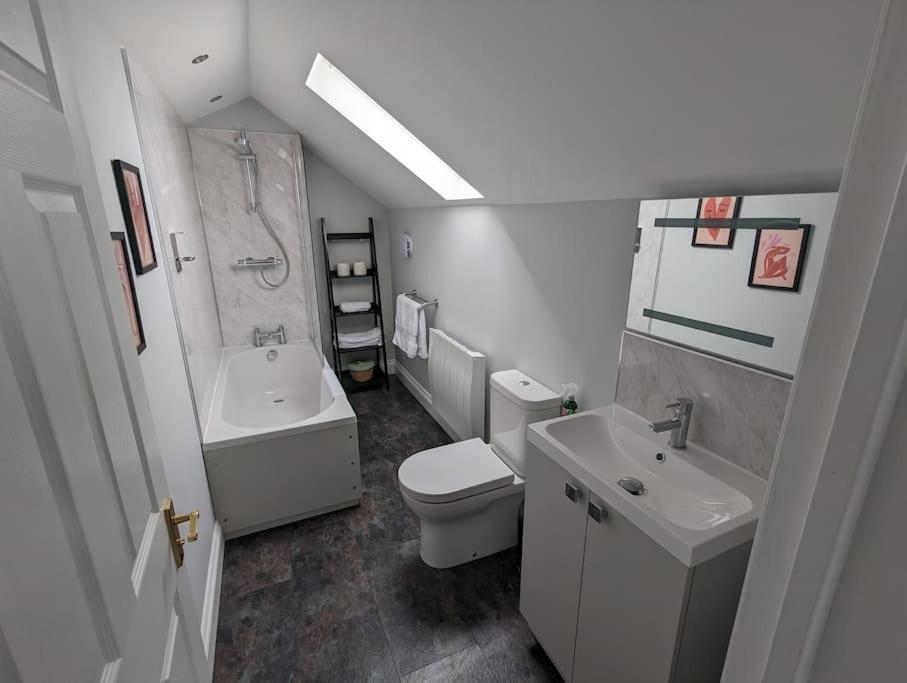 Husbands Bosworth 31 High Street - Modern & Stylish 2-Bed Apartment - Inc Parking מראה חיצוני תמונה
